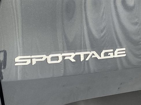 Used 2024 Kia Sportage LX FWD image 28