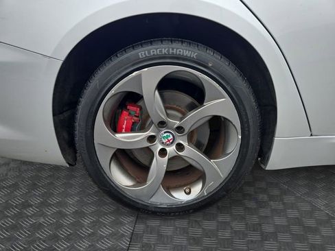 Used 2017 Alfa Romeo Giulia AWD w/ Sport Appearance Package image 37