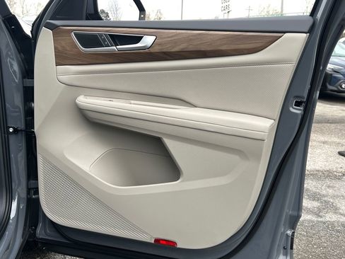 New 2026 Volkswagen Atlas SE image 8