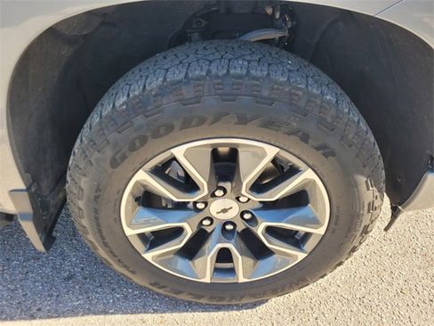 Used 2024 Chevrolet Silverado 1500 RST w/ Z71 Off-Road Package image 19