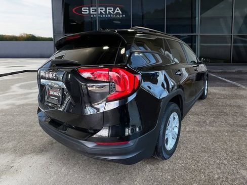 Used 2021 GMC Terrain SLE w/ Driver Convenience Package image 4