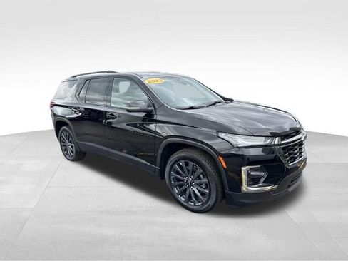 Used 2023 Chevrolet Traverse RS AWD/4WD image 3