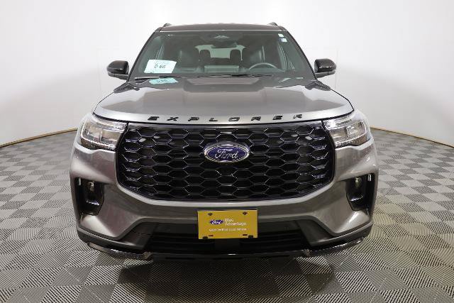 Certified 2025 Ford Explorer ST-Line AWD/4WD image 3