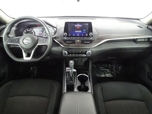 Used 2024 Nissan Altima 2.5 SV image 29