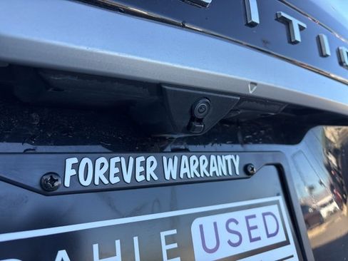 Used 2024 Ford Expedition XLT image 6