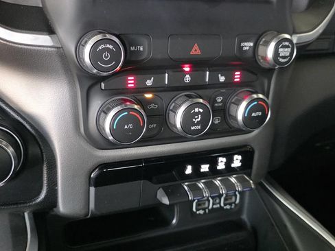 Used 2022 RAM 1500 Big Horn AWD/4WD image 15