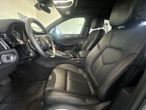 Used 2023 Porsche Macan Turbo image 22
