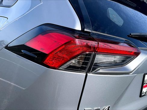 Used 2025 Toyota RAV4 Limited image 28