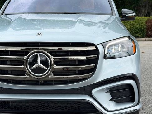 Used 2025 Mercedes-Benz GLS 450 4MATIC image 9