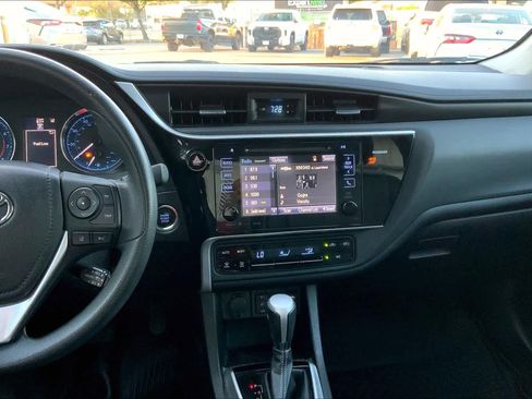 Used 2017 Toyota Corolla XLE FWD image 7