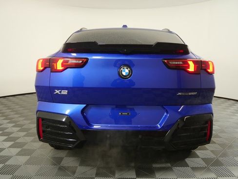 Used 2026 BMW X2 xDrive28i w/ M Sport Package AWD/4WD image 3