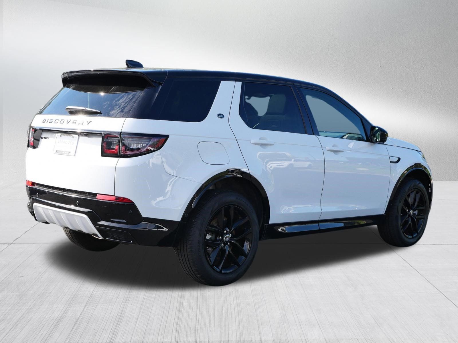 Used 2025 Land Rover Discovery Sport Dynamic SE AWD/4WD image 5