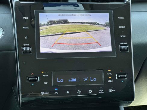 Certified 2024 Hyundai Tucson SEL AWD/4WD image 16