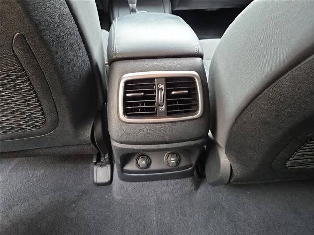 Used 2020 Kia Sorento LX FWD image 15