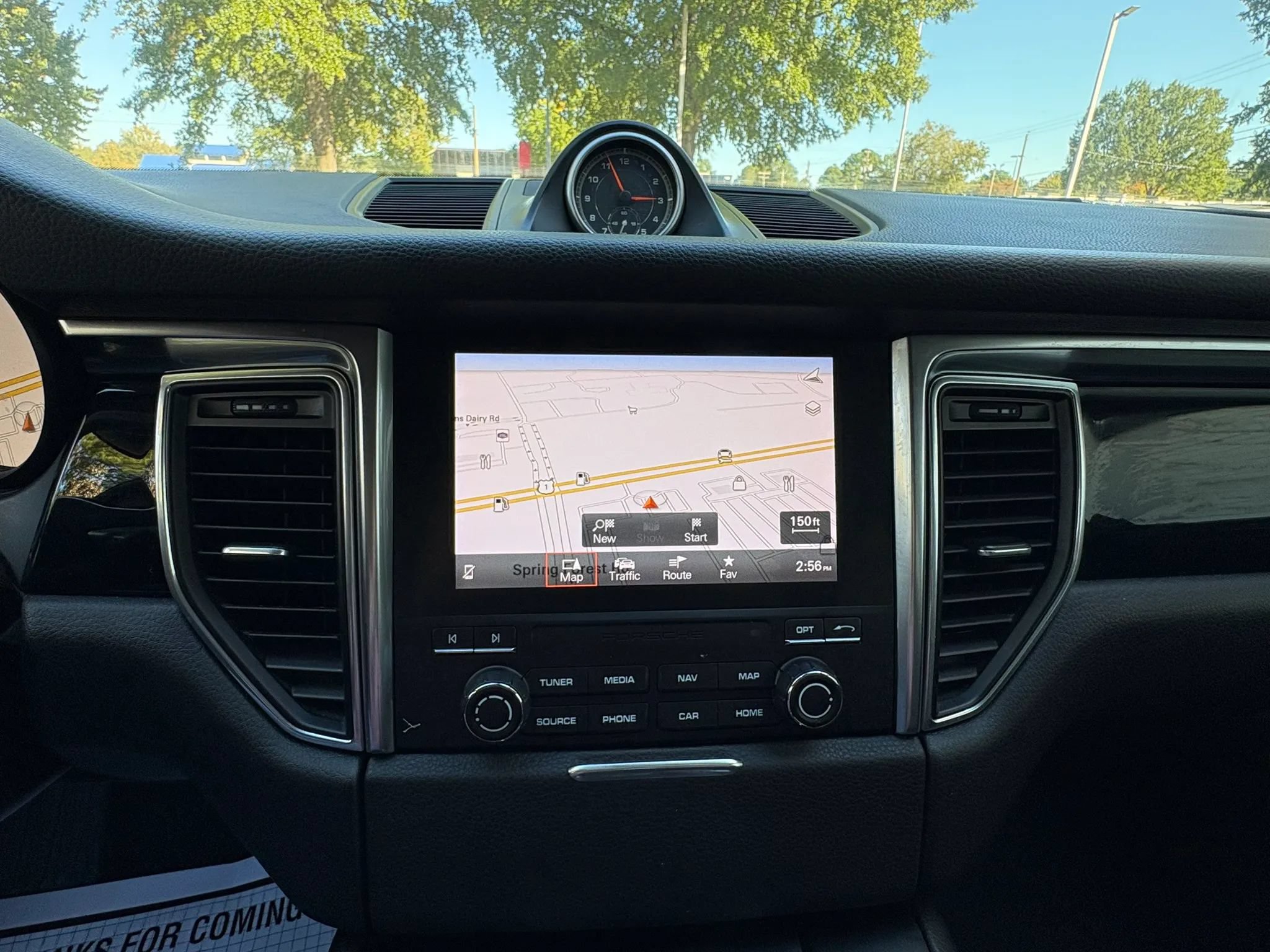 Used 2018 Porsche Macan AWD/4WD image 37