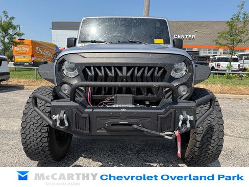Used 2018 Jeep Wrangler Unlimited Rubicon w/ Dual Top Group AWD/4WD image 8