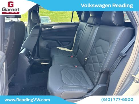 Used 2025 Volkswagen Atlas Cross Sport SE AWD/4WD image 13