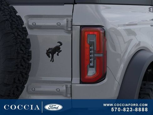 New 2026 Ford Bronco Badlands w/ Black Appearance Package AWD/4WD image 23