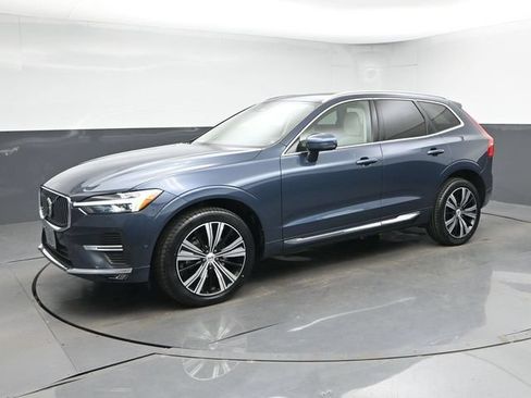 Used 2023 Volvo XC60 B5 Plus w/ Climate Package AWD/4WD image 4
