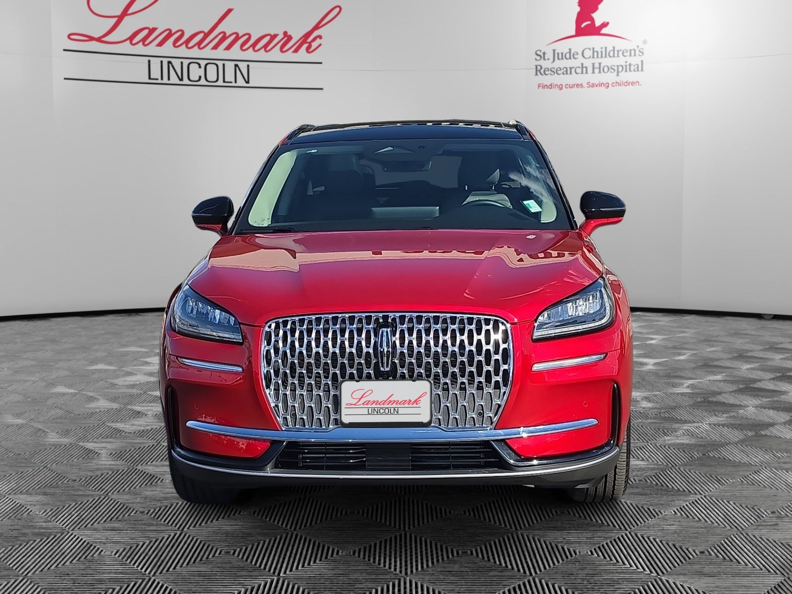 Certified 2025 Lincoln Corsair AWD w/ Equipment Group 101A image 8
