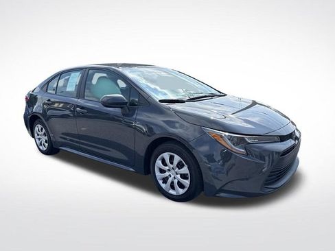 Used 2025 Toyota Corolla LE FWD image 7