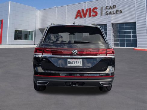 Used 2025 Volkswagen Atlas SE image 7