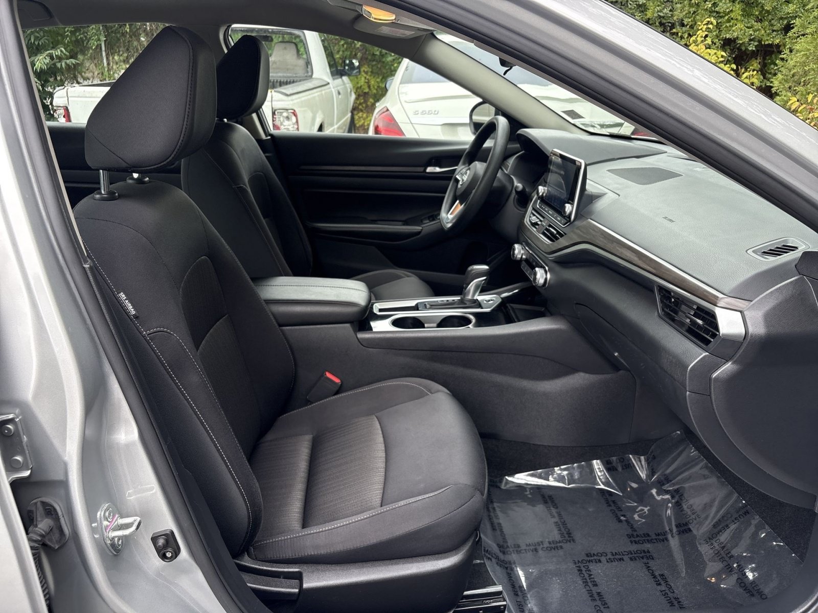 Used 2024 Nissan Altima 2.5 SV FWD image 25