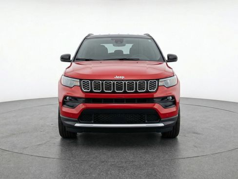 Used 2025 Jeep Compass Limited AWD/4WD image 2