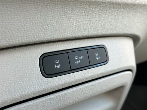 Used 2025 Volkswagen ID. Buzz 1st Edition AWD/4WD image 36