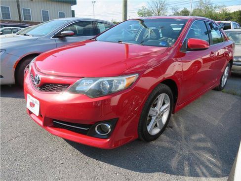 Used 2013 Toyota Camry SE FWD image 1