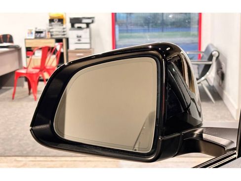 Used 2023 Tesla Model Y Long Range image 32