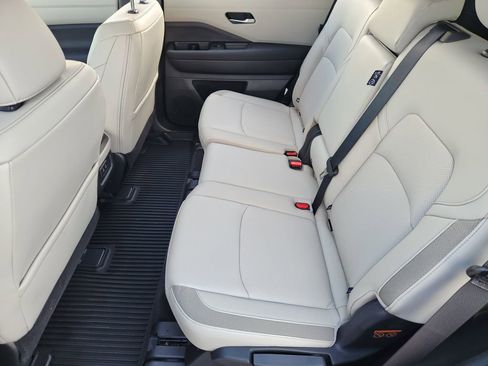 New 2026 Nissan Pathfinder SL FWD image 19