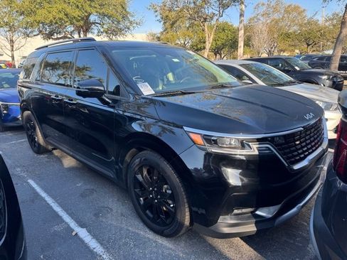 Certified 2024 Kia Carnival SX Prestige image 10