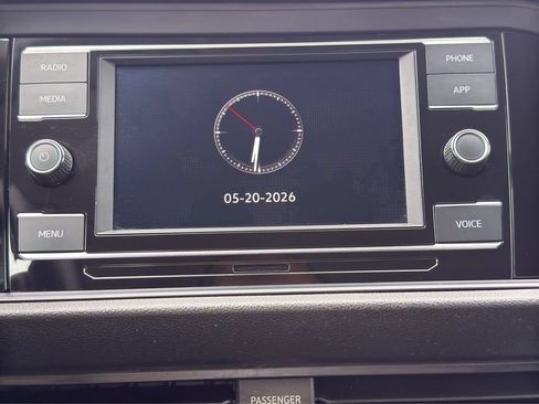 Used 2024 Volkswagen Jetta SE FWD image 17