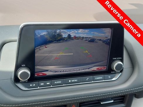 Used 2023 Nissan Rogue SV image 11