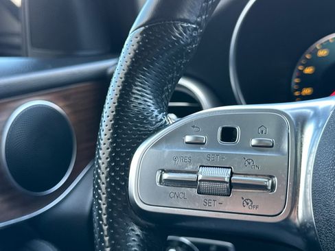 Used 2022 Mercedes-Benz GLC 300 4MATIC image 36