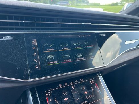 Used 2020 Audi Q7 3.0T Premium Plus AWD/4WD image 7