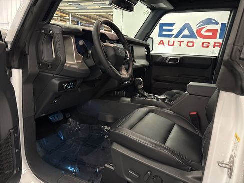 New 2025 Ford Bronco Outer Banks w/ Black Appearance Package image 21