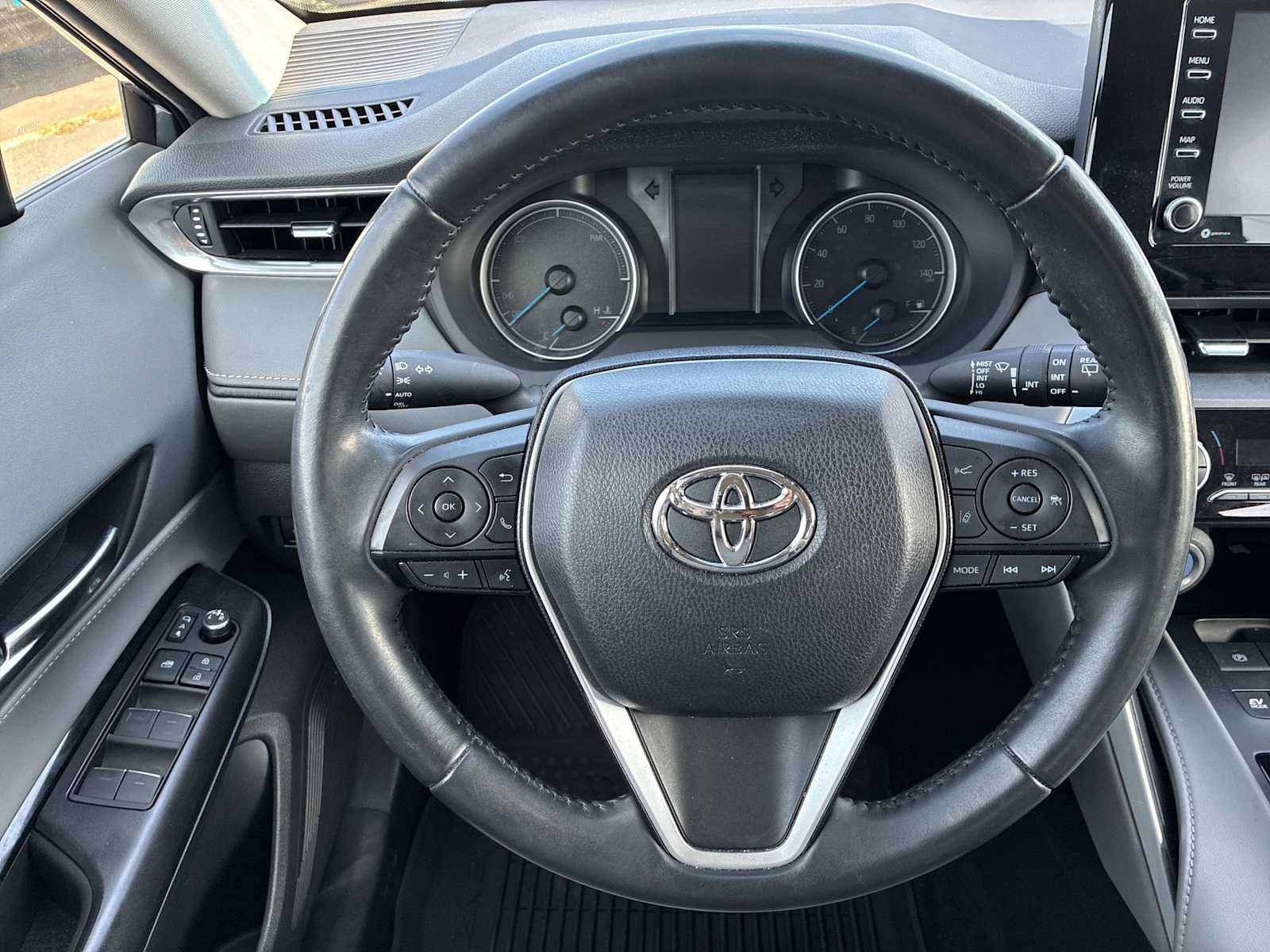 Used 2021 Toyota Venza LE AWD/4WD image 11