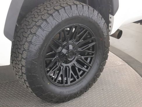 Used 2022 Toyota Tundra SR5 w/ SR5 Convenience Package image 14