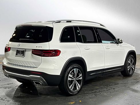 Used 2025 Mercedes-Benz GLB 250 4MATIC image 4