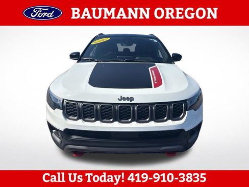 Used 2025 Jeep Compass Trailhawk AWD/4WD image 8