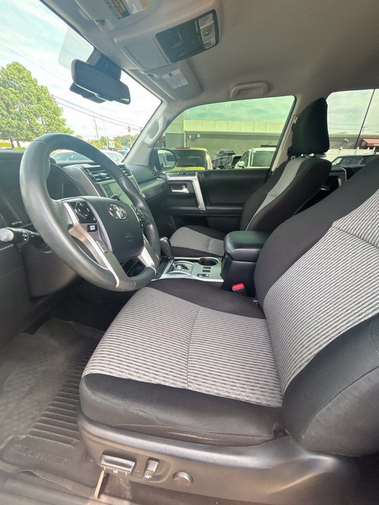 Used 2022 Toyota 4Runner SR5 AWD/4WD image 12