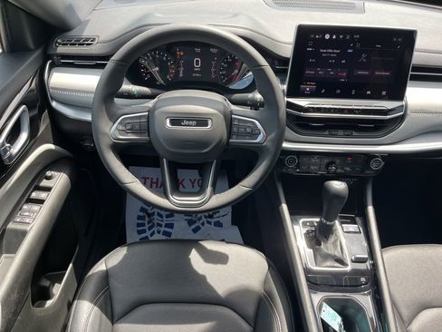 Used 2025 Jeep Compass Limited AWD/4WD image 11
