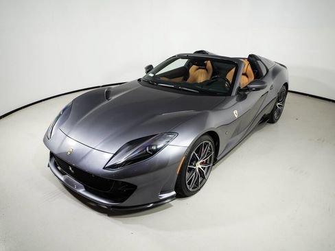 Used 2022 Ferrari 812 GTS RWD image 2