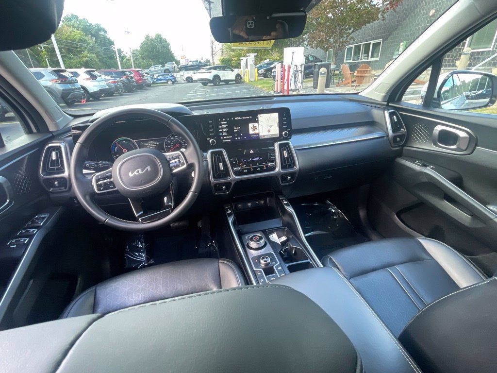 Used 2023 Kia Sorento EX AWD/4WD image 11