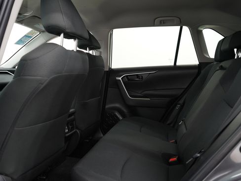 Used 2021 Toyota RAV4 LE AWD/4WD image 19