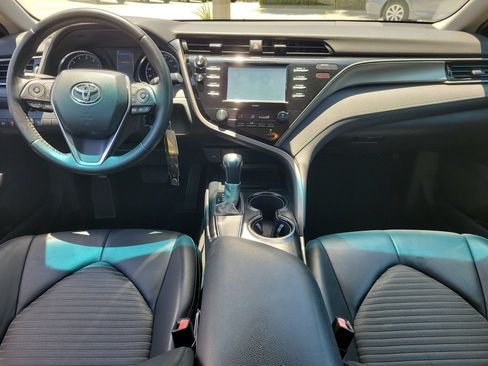 Used 2020 Toyota Camry SE FWD image 12