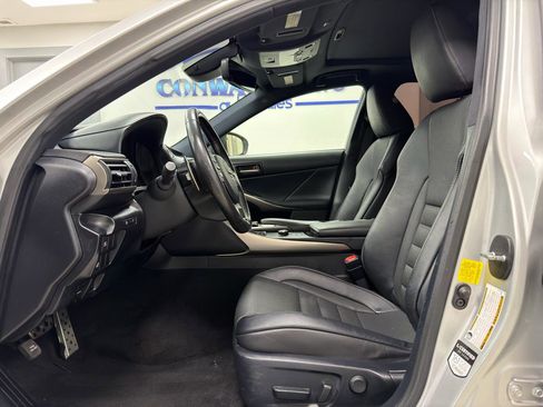 Used 2019 Lexus IS 300 F Sport w/ F Sport Package image 9