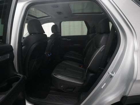 Used 2024 Hyundai Palisade Limited FWD image 16